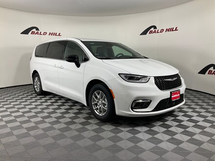 2026 Chrysler Pacifica SELECT Passenger Van