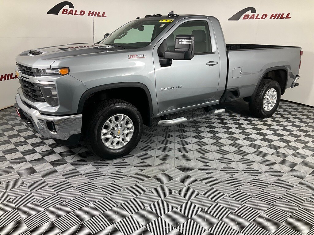 2024 Chevrolet Silverado 2500HD LT photo 3