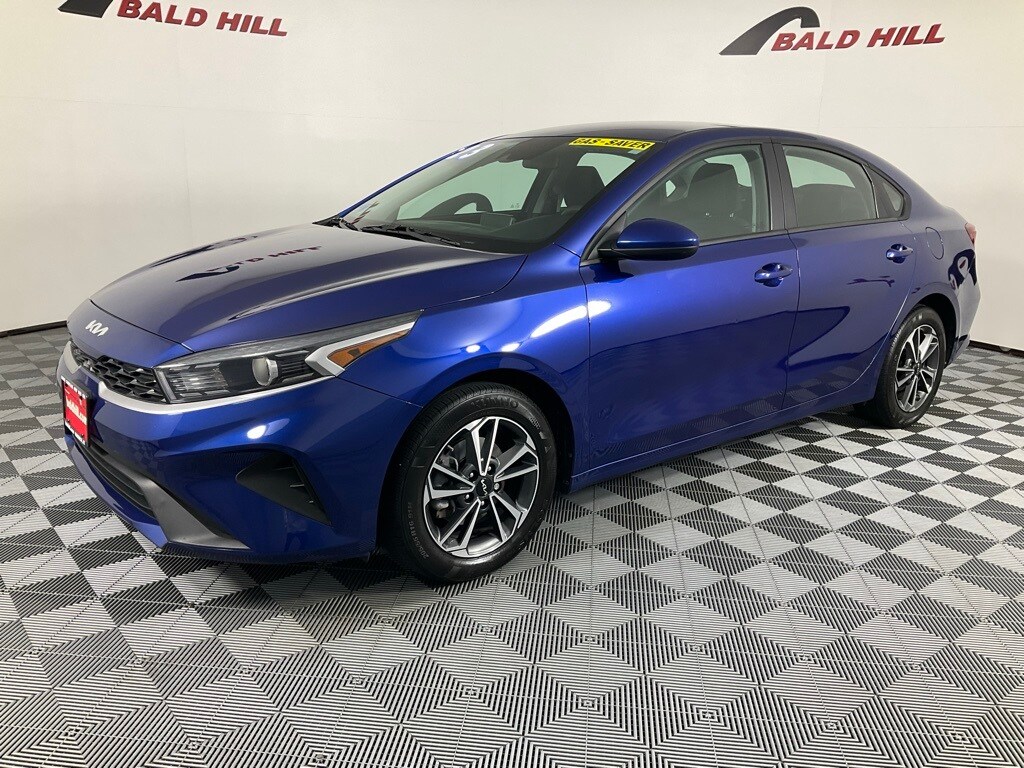 2023 Kia Forte LXS photo 3
