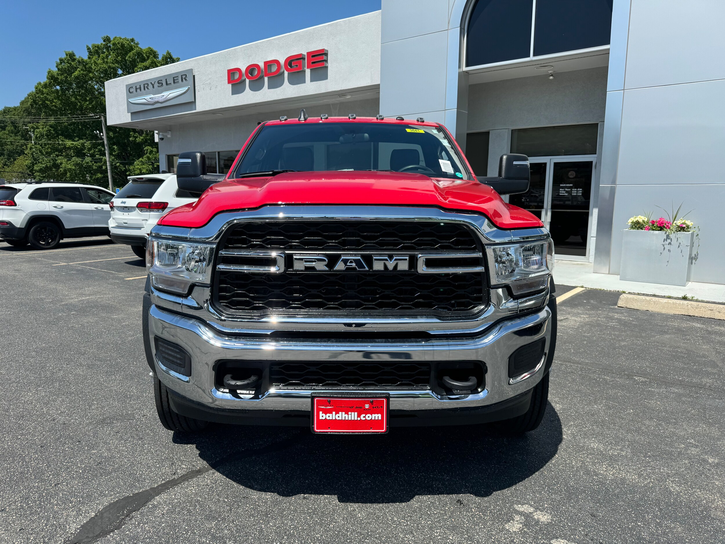 2024 Ram 5500 Tradesman photo 2