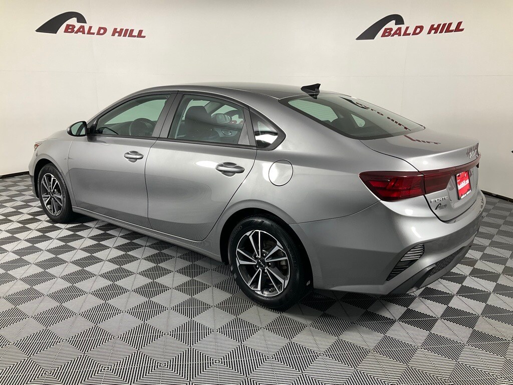 2023 Kia Forte LXS photo 4