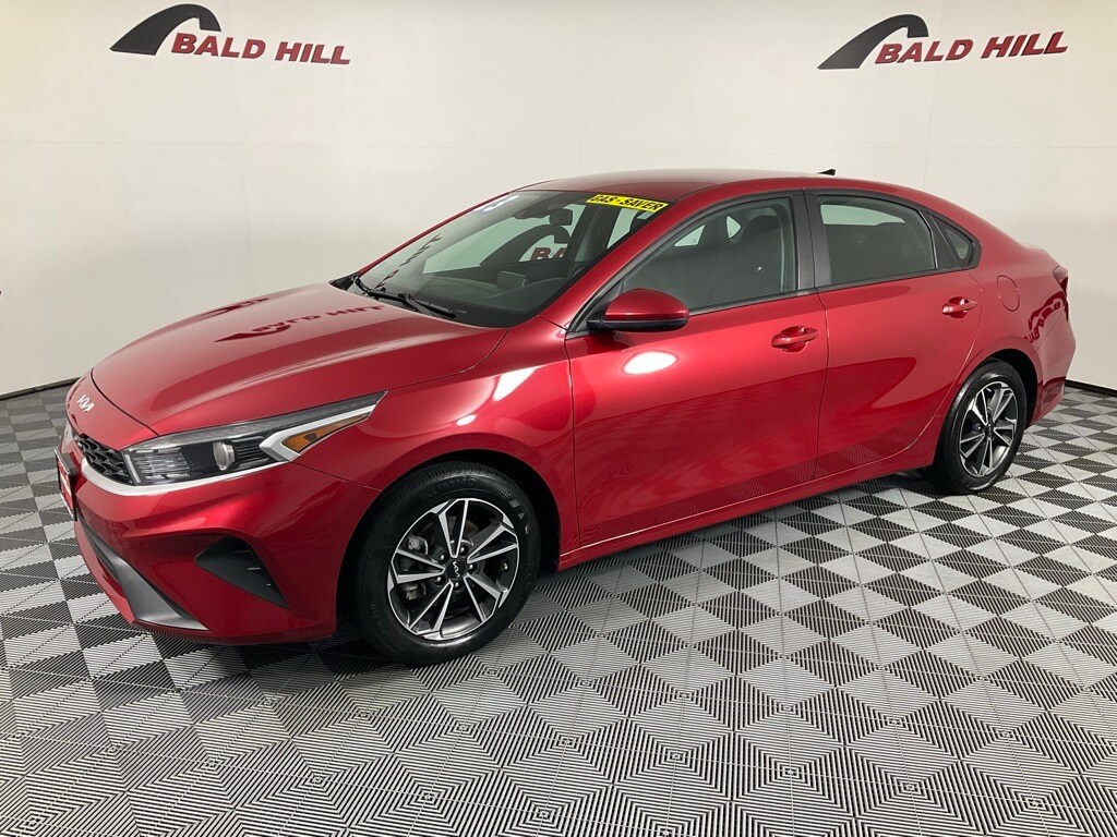 2023 Kia Forte LXS photo 3