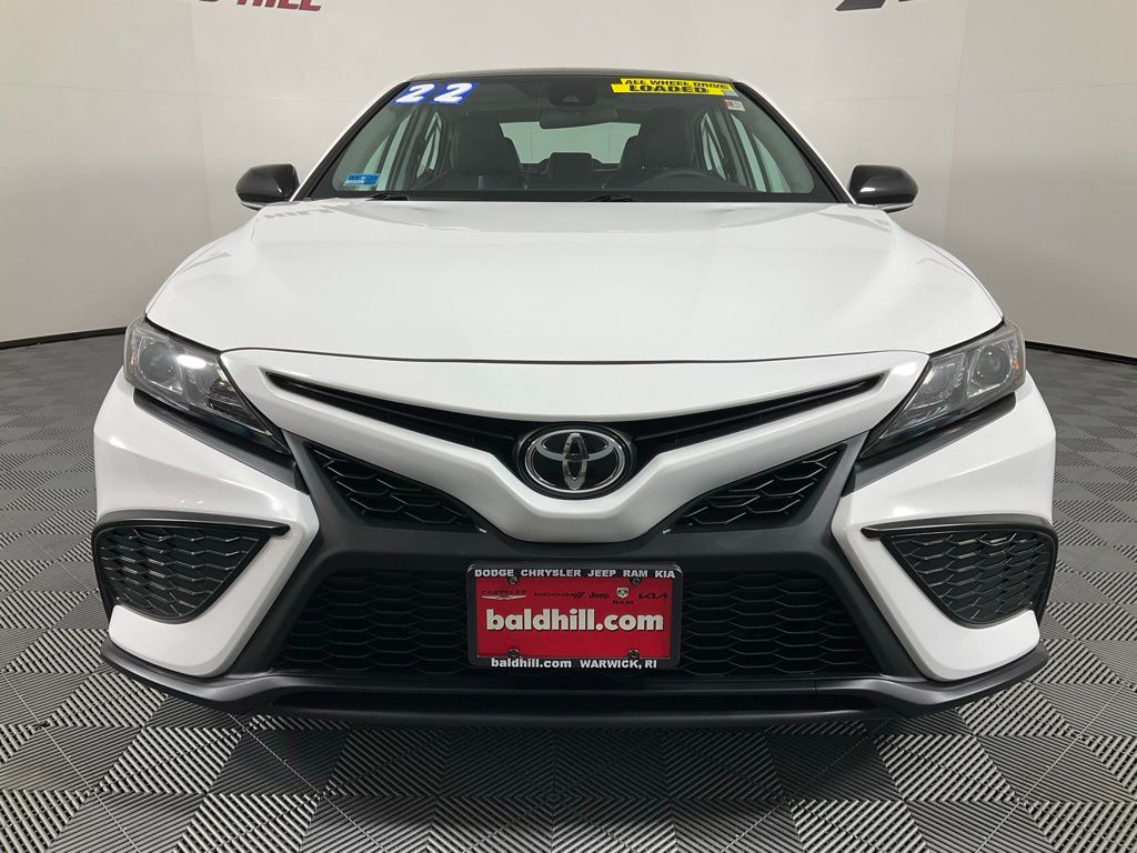 2022 Toyota Camry SE photo 2
