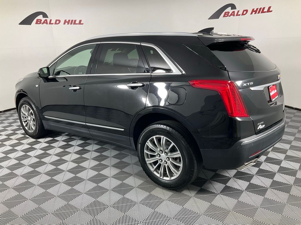 2019 Cadillac XT5 Luxury photo 2