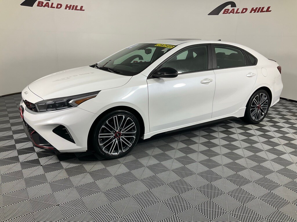 2022 Kia Forte GT photo 3
