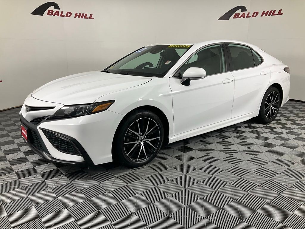 Used 2023 Toyota Camry SE Sedan