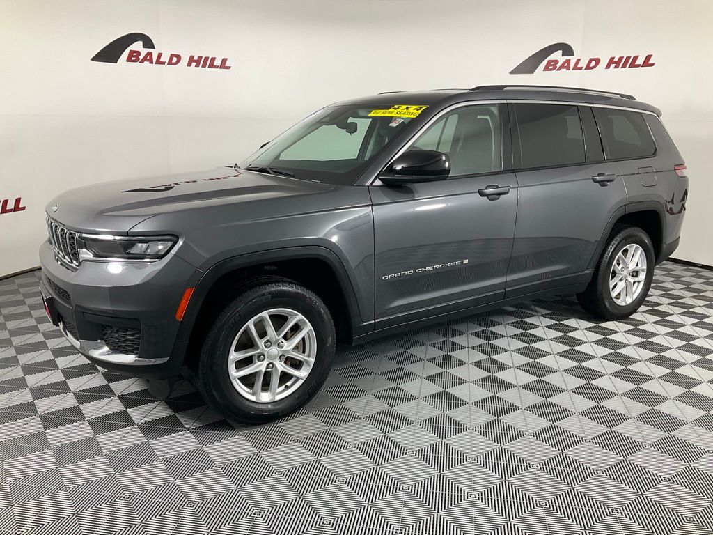 2023 Jeep Grand Cherokee Laredo photo 3