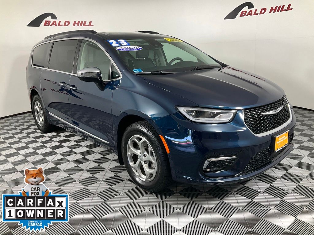 2023 Chrysler Pacifica Van Passenger Van 