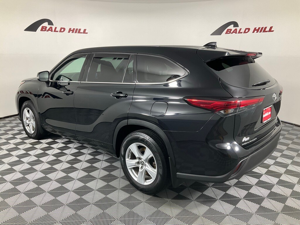 2021 Toyota Highlander LE photo 4