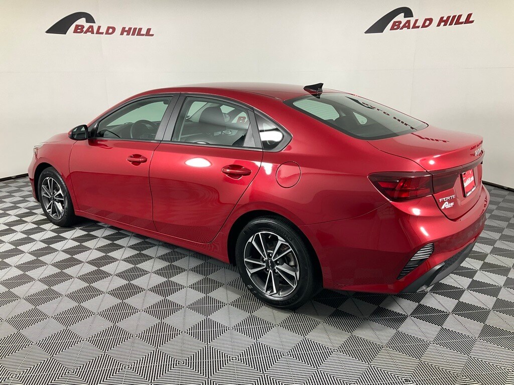 2023 Kia Forte LXS photo 4