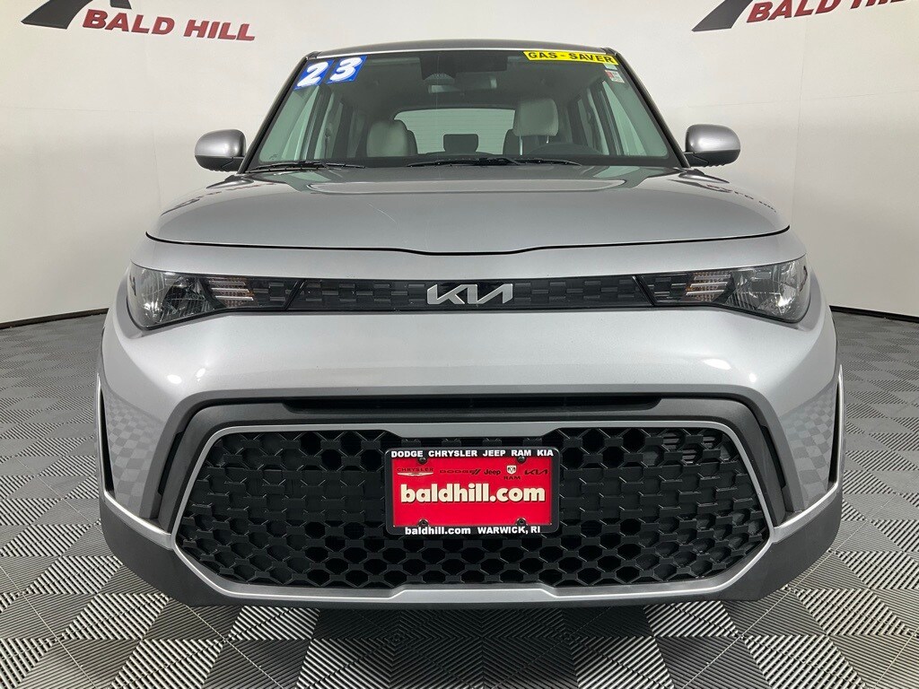 2023 Kia Soul LX photo 2