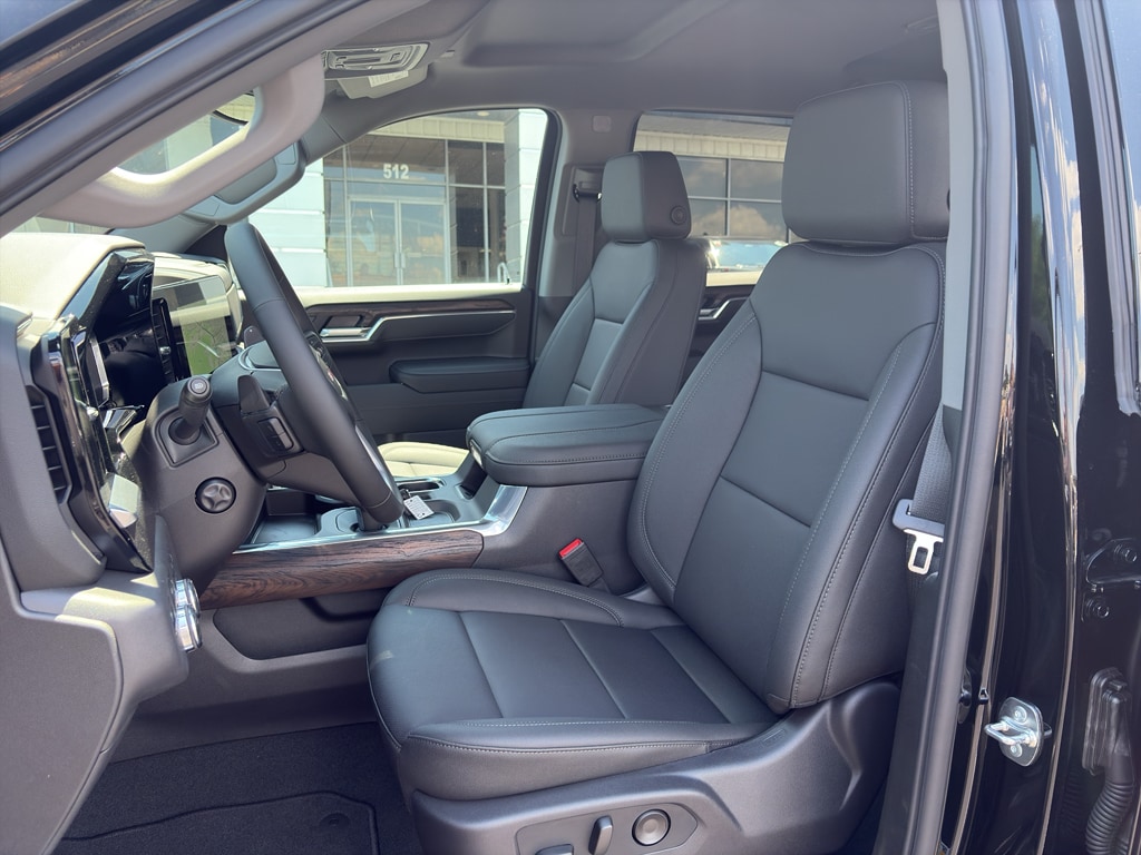 2026 GMC Sierra 1500 SLT - Photo 10