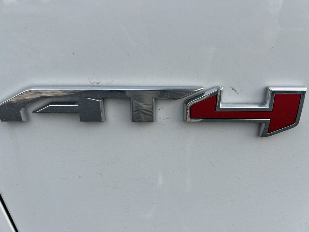 New 2026 GMC Yukon AT4 Ultimate SUV