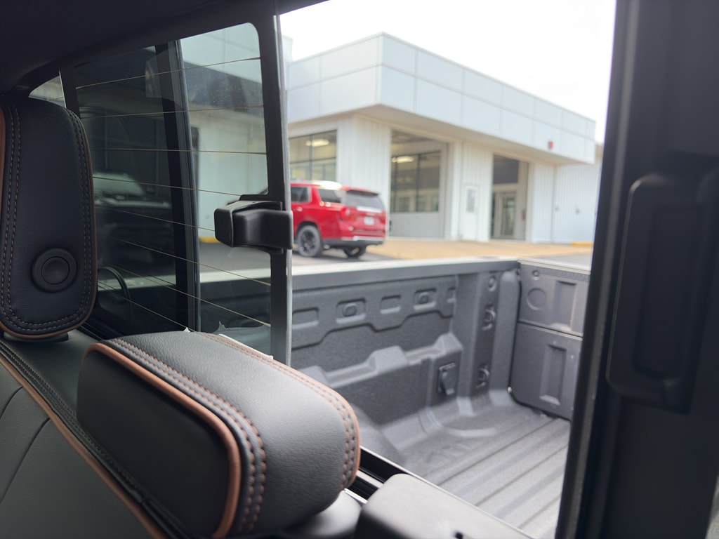 2026 GMC Canyon AT4 - Photo 17
