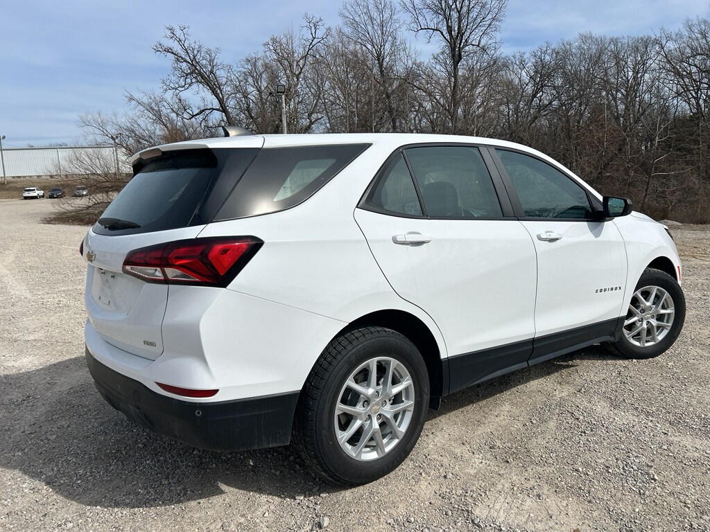 Used 2022 Chevrolet Equinox LS SUV