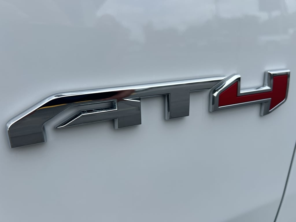 New 2025 GMC Yukon AT4 Ultimate SUV