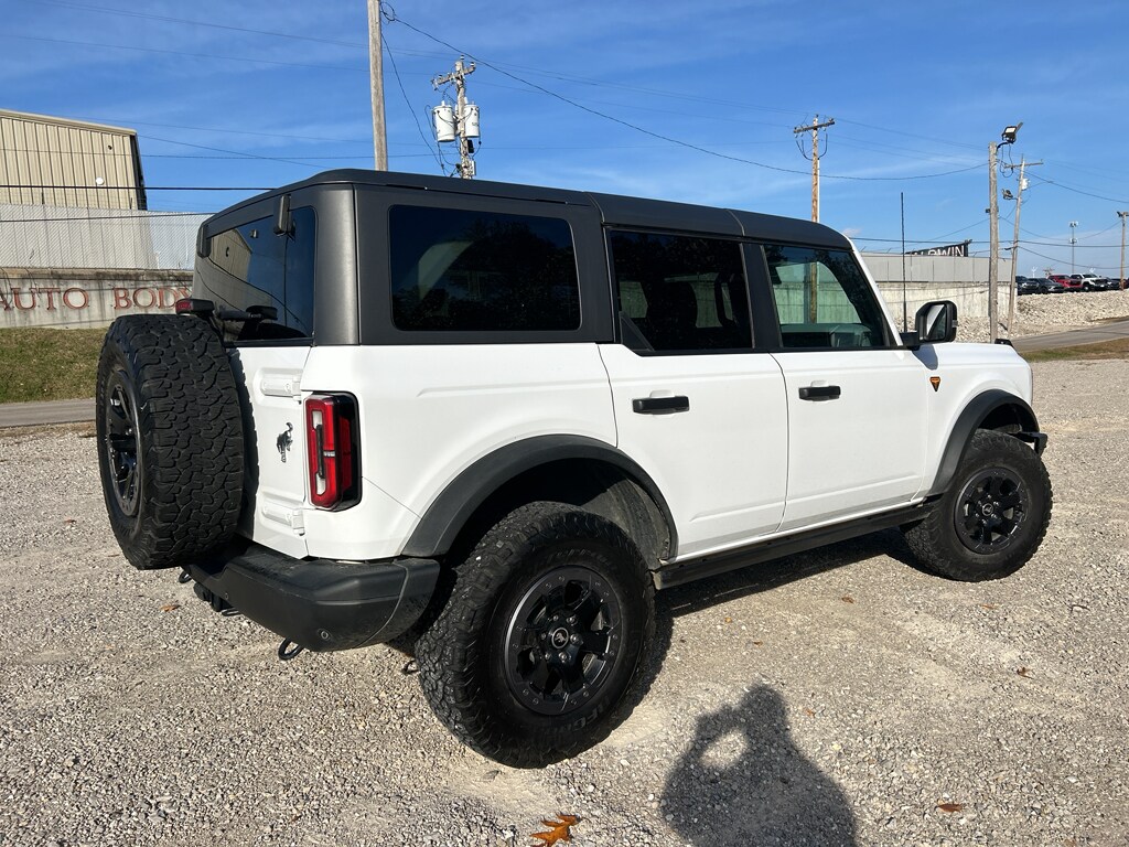 2022 Ford Bronco Base photo 3