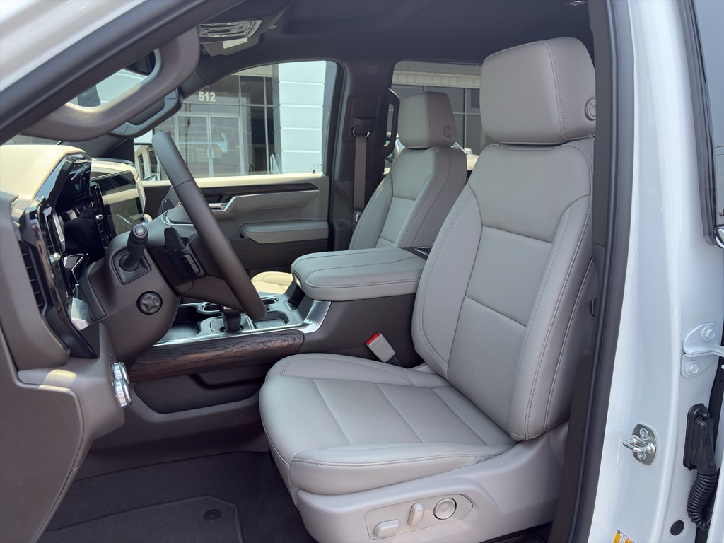 2026 GMC Sierra 1500 SLT - Photo 11