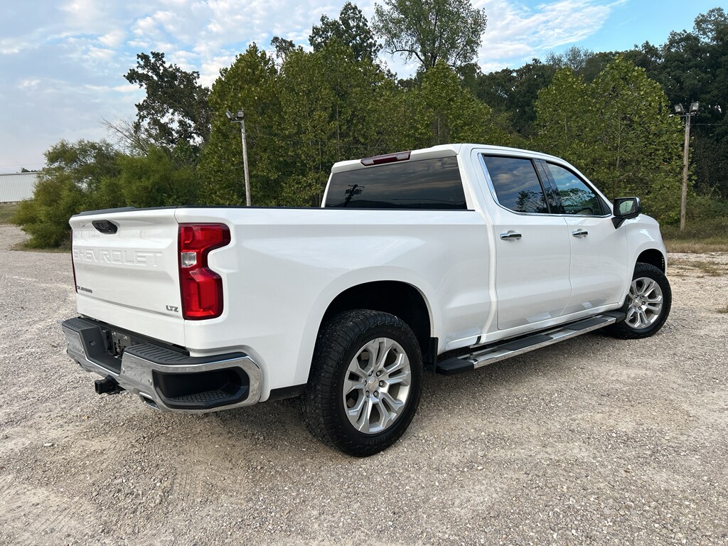 2022 Chevrolet Silverado 1500 LTZ photo 3