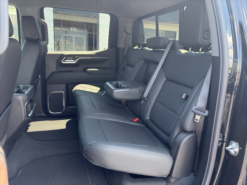 2026 GMC Sierra 1500 SLT - Photo 16