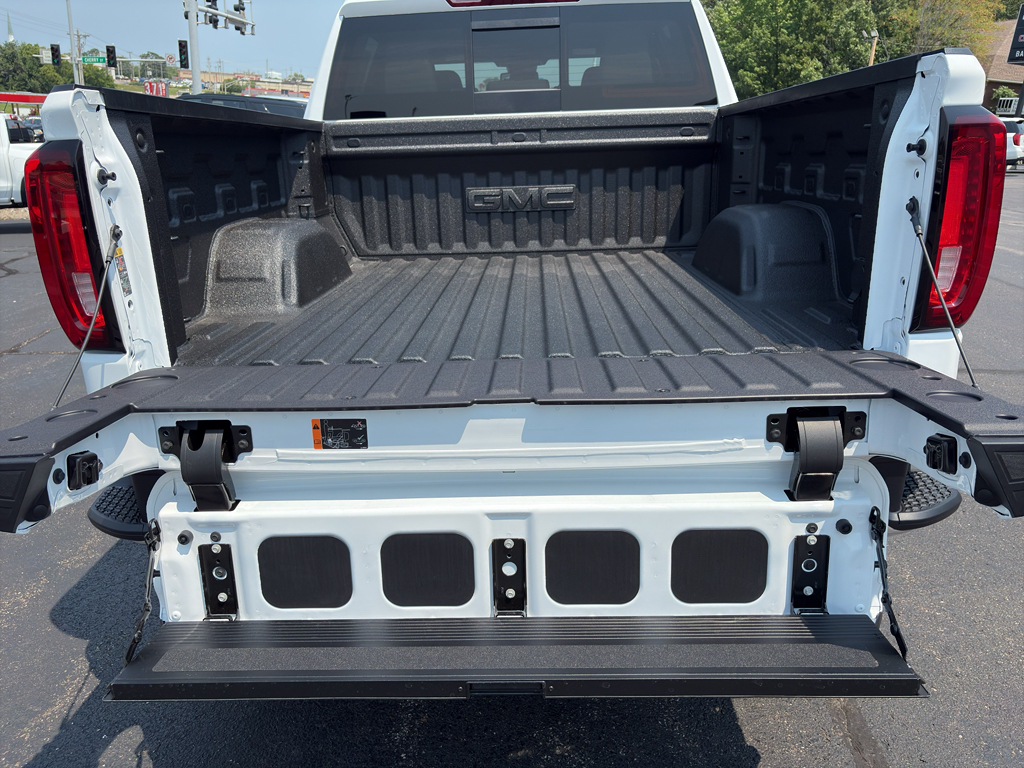 2026 GMC Sierra 1500 SLT - Photo 21