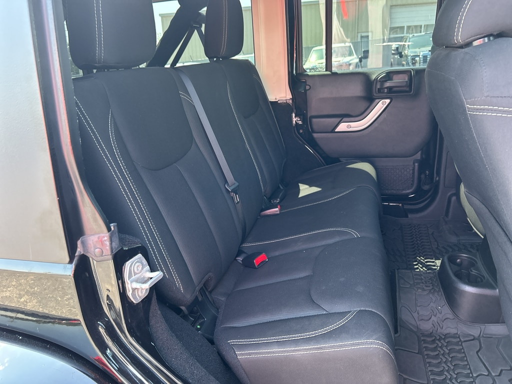 2017 Jeep Wrangler Unlimited Sahara - Photo 24
