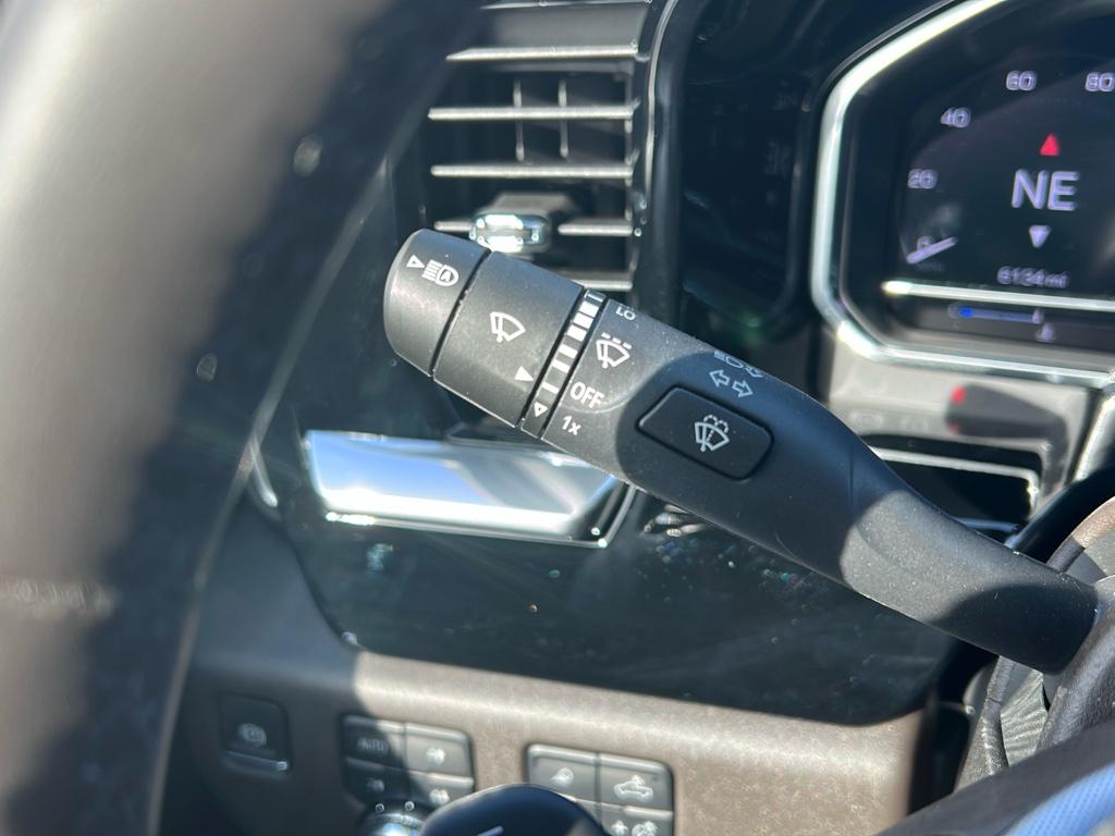 2024 GMC Sierra 1500 SLT - Photo 37