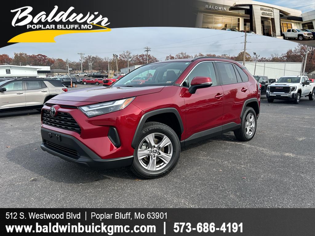 2022 Toyota RAV4 XLE's photo