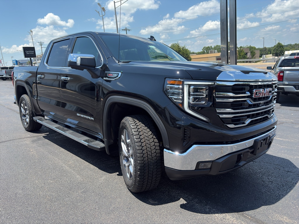 2026 GMC Sierra 1500 SLT - Photo 8