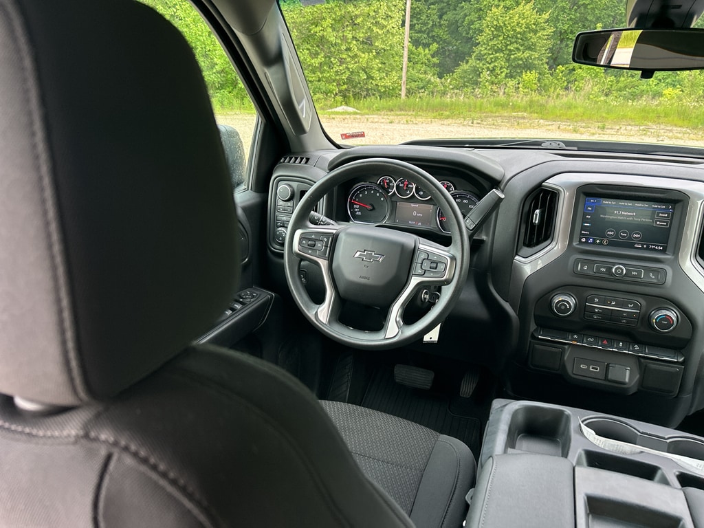 Used 2021 Chevrolet Silverado 1500 Custom with VIN 1GCPYCEL0MZ447084 for sale in Poplar Bluff, MO