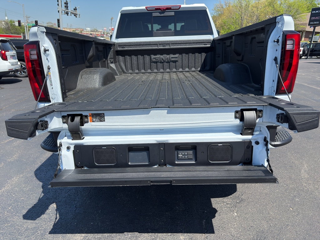 2026 GMC Sierra 3500HD Denali Ultimate - Photo 23