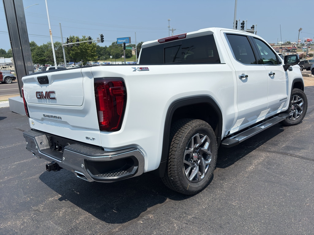2026 GMC Sierra 1500 SLT - Photo 7
