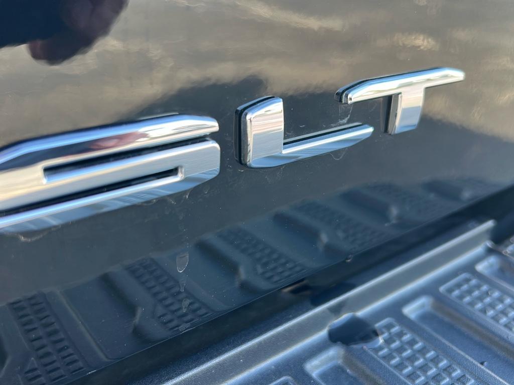 2024 GMC Sierra 1500 SLT - Photo 7