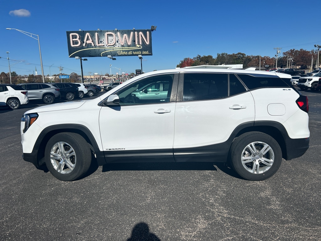 Used 2024 GMC Terrain SLE SUV