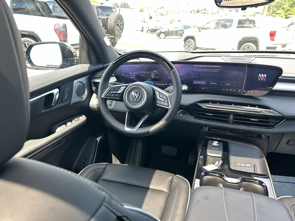 2026 Buick Enclave Avenir photo 2