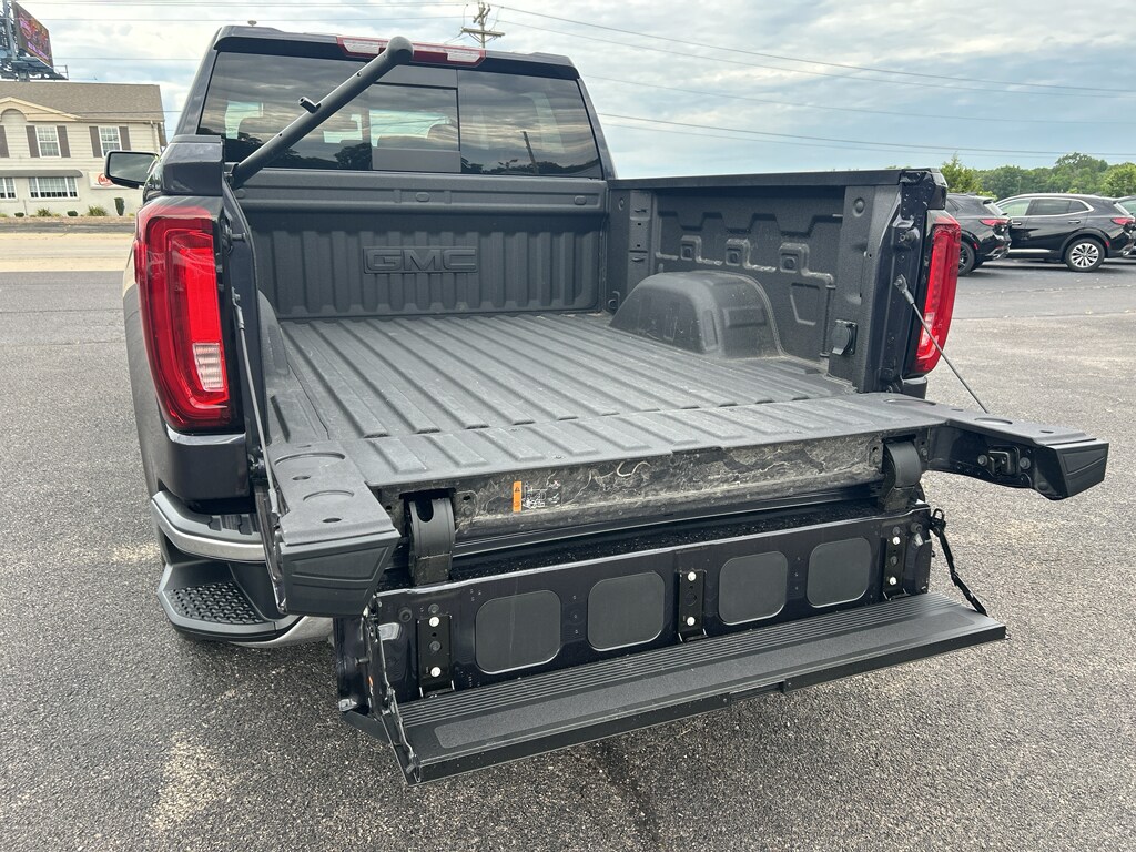 2023 GMC Sierra 1500 SLT - Photo 23
