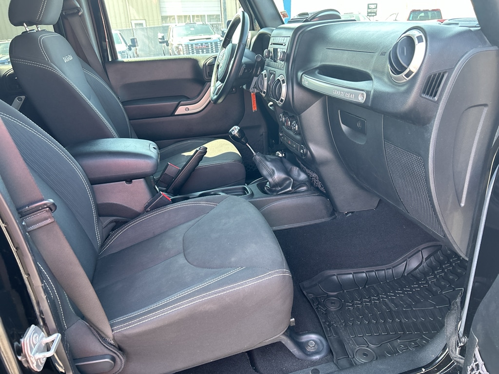 2017 Jeep Wrangler Unlimited Sahara - Photo 22
