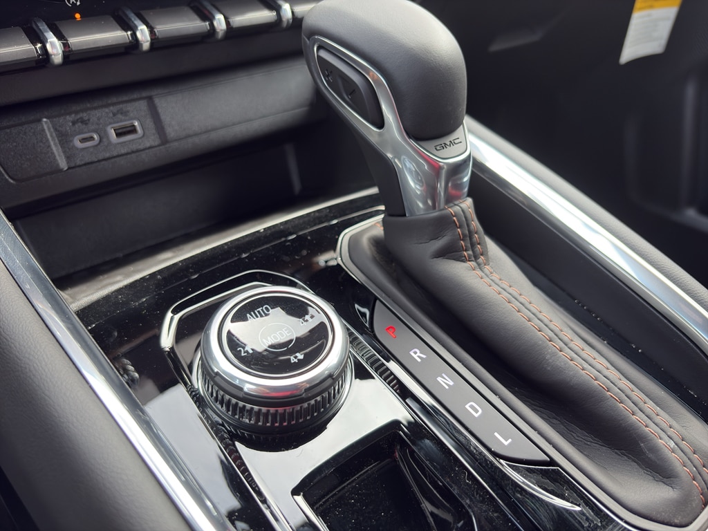 2026 GMC Canyon AT4 - Photo 32