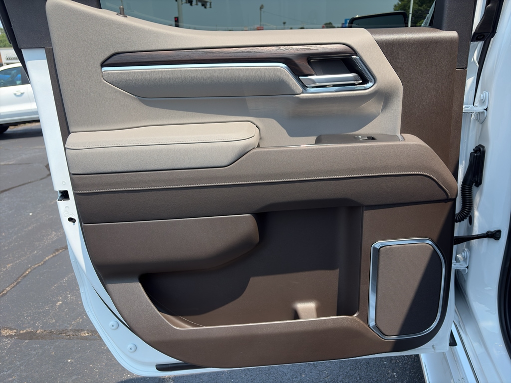 2026 GMC Sierra 1500 SLT - Photo 18