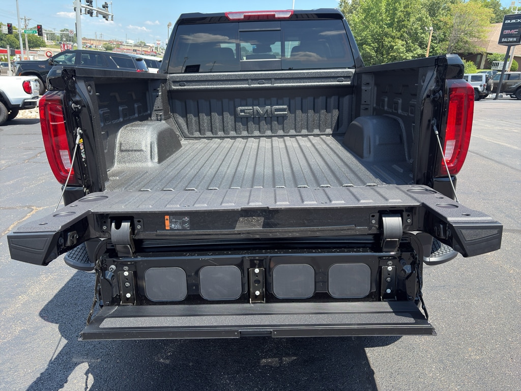 2026 GMC Sierra 1500 SLT - Photo 22