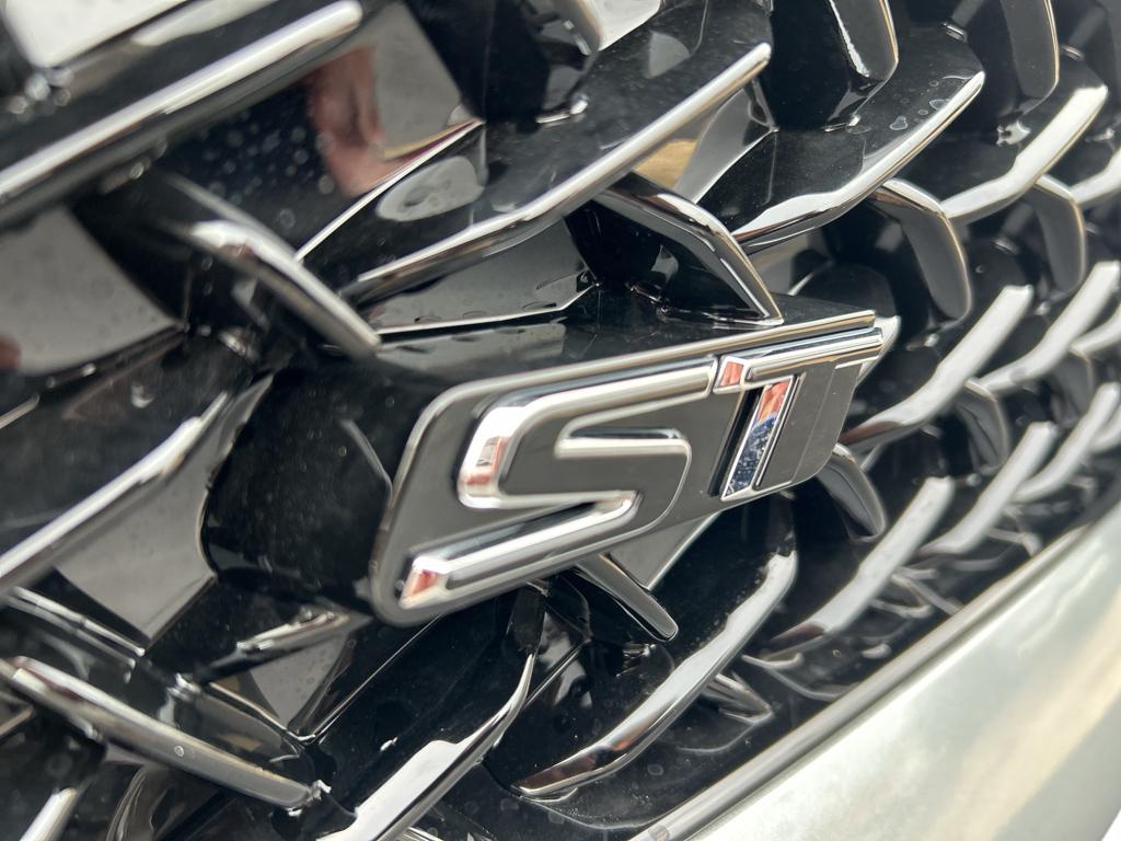 2025 Buick Envision Sport Touring photo 4