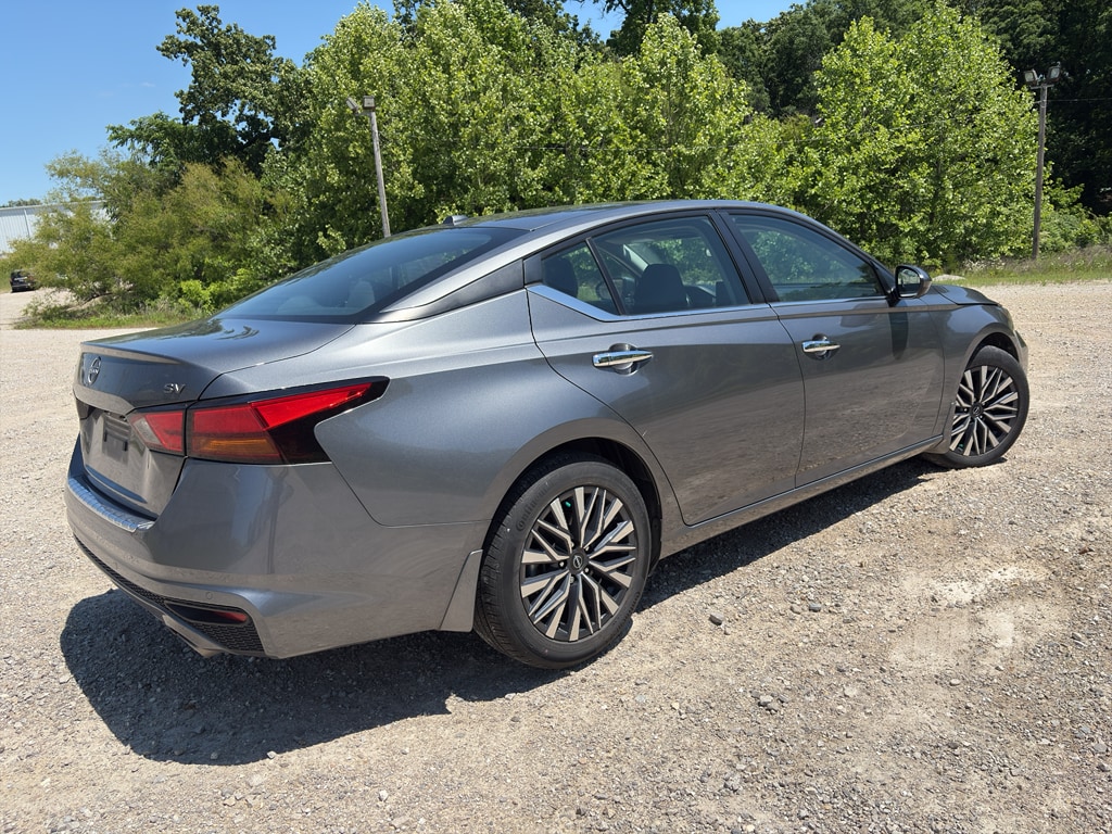 Used 2023 Nissan Altima 2.5 SV