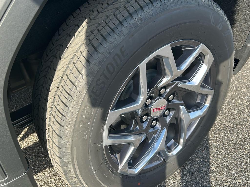 2024 GMC Sierra 1500 SLT - Photo 23