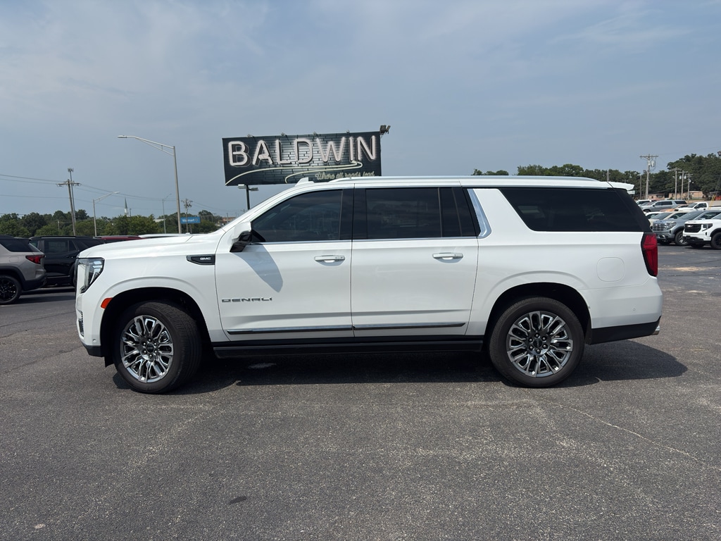 Used 2023 GMC Yukon XL Denali Ultimate SUV