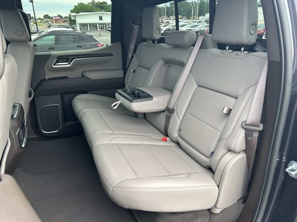 2023 GMC Sierra 1500 SLT - Photo 19