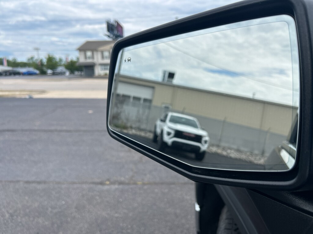 2023 GMC Sierra 1500 SLT - Photo 18
