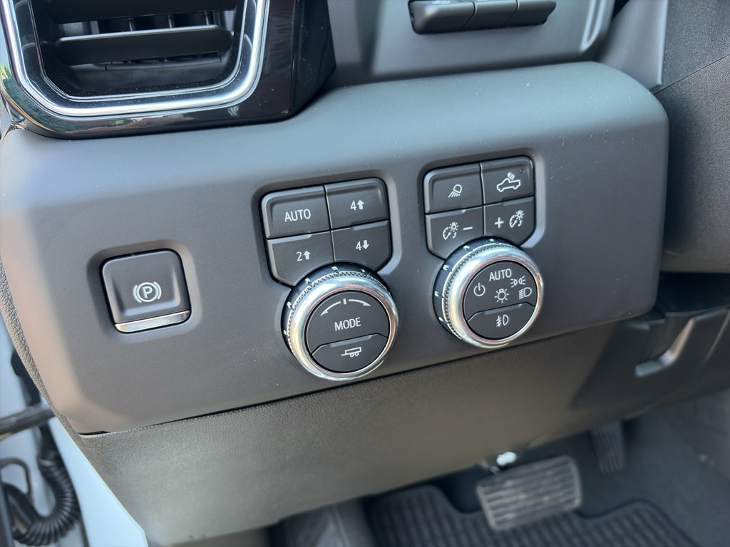 2026 GMC Sierra 3500HD Denali Ultimate - Photo 12