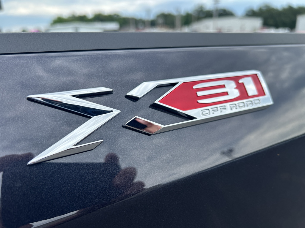 2023 GMC Sierra 1500 SLT - Photo 6