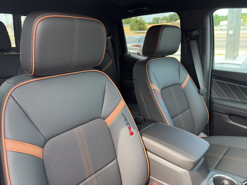 2026 GMC Canyon AT4 - Photo 27