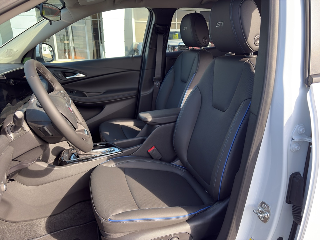 2026 Buick Encore GX Sport Touring - Photo 10